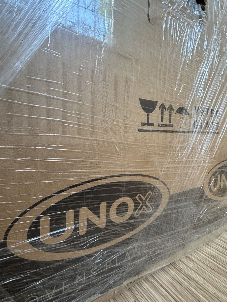 Срочно! Продам новую печь UNOX Anna (в упаковке)