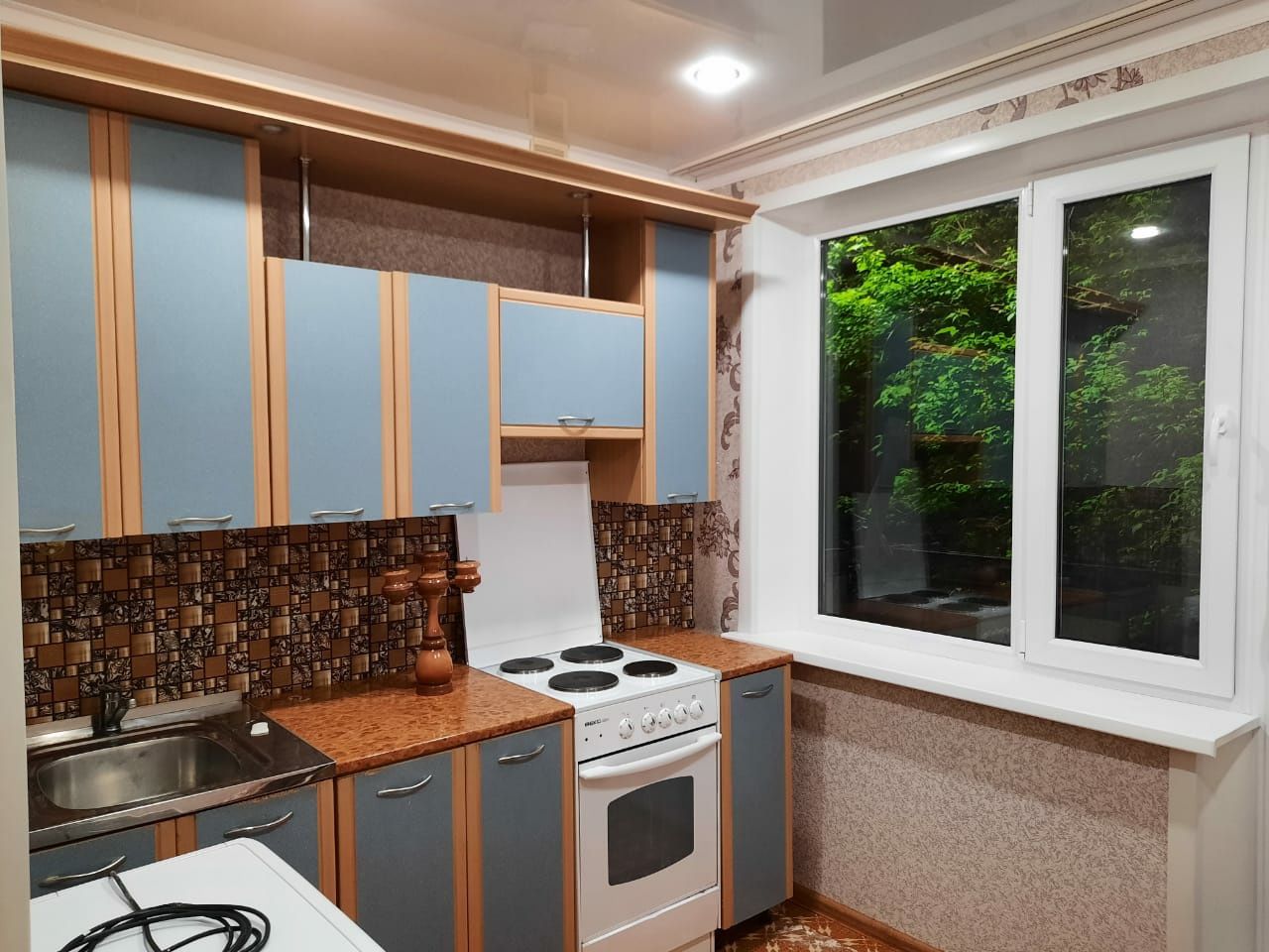 Продам  2-х комнатную квартиру в  районе Школы номер 2
