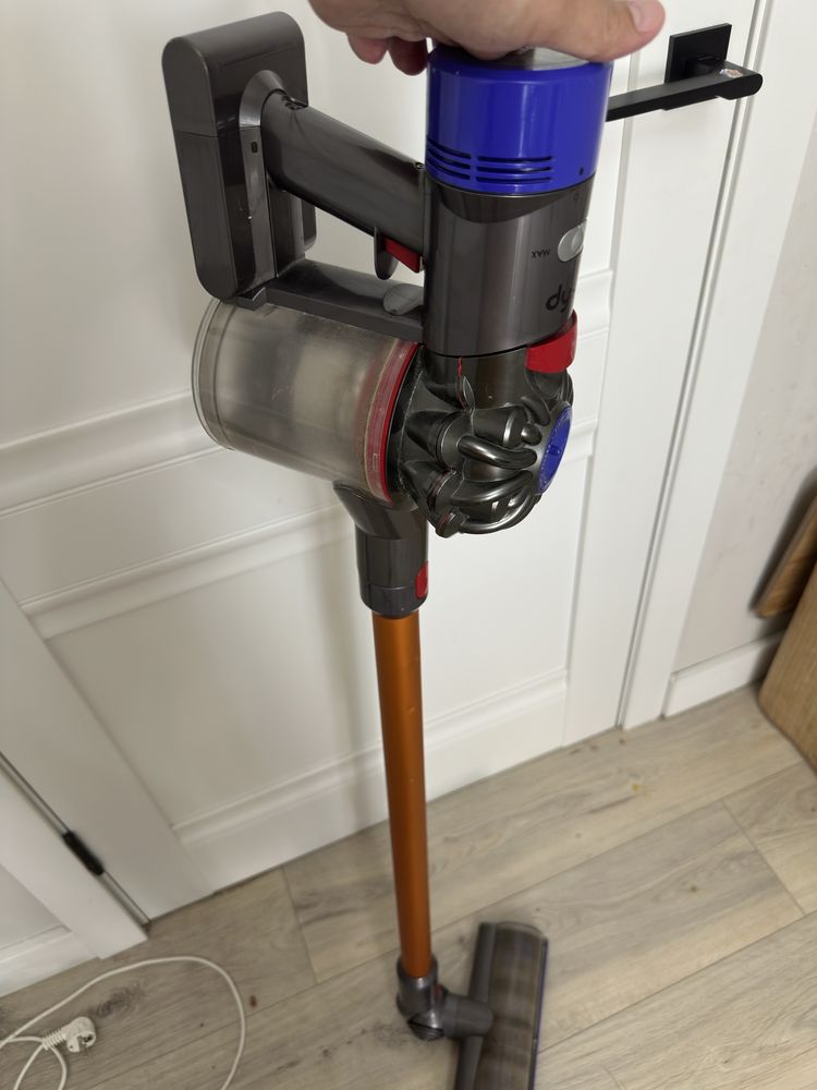 Беспроводной пылесос Dyson V8