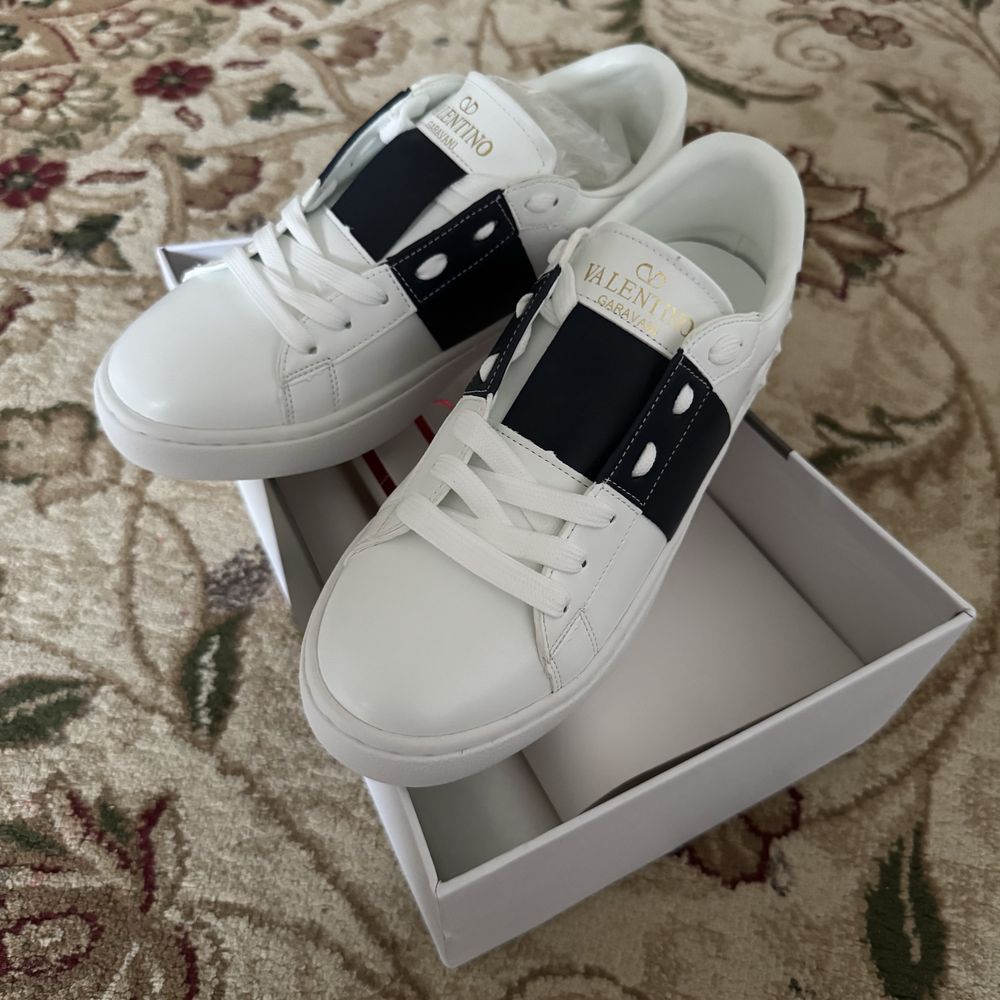 Кроссовки кеды Valentino