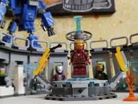 СРОЧНО Lego avengers 76125 оригинал