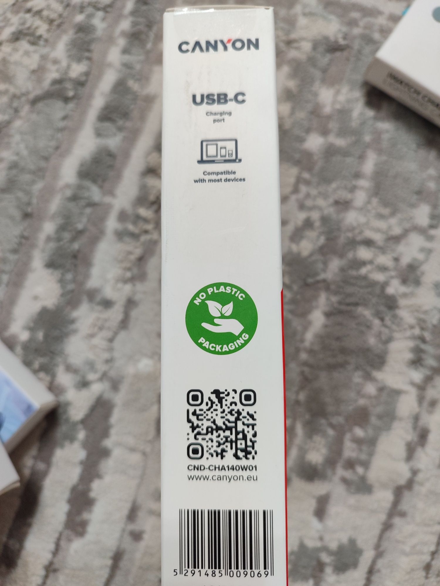 Продам зарядное устройство фирмы Canyon  140W