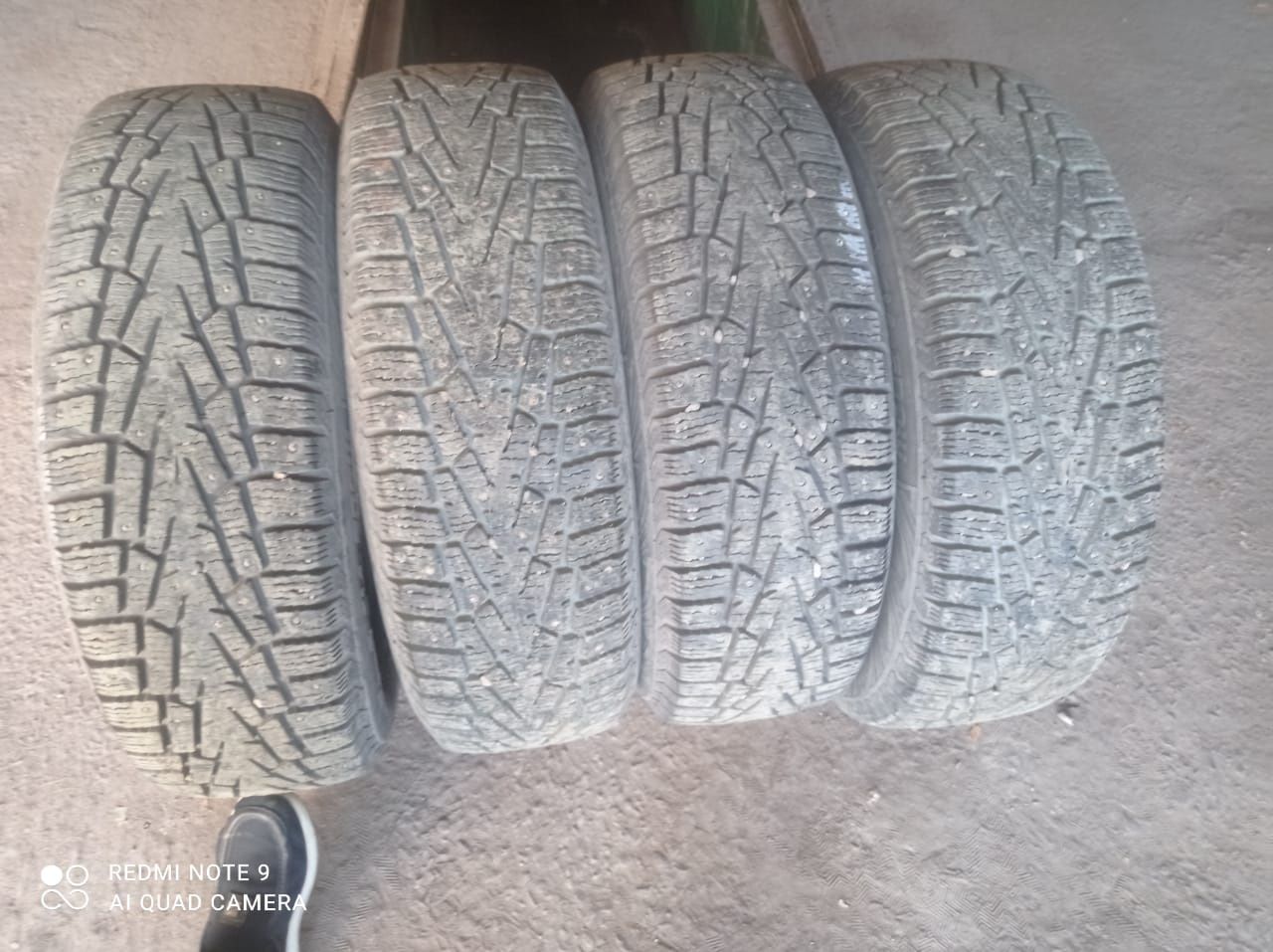 Продам шины 225/65 R17 шипованные зимние