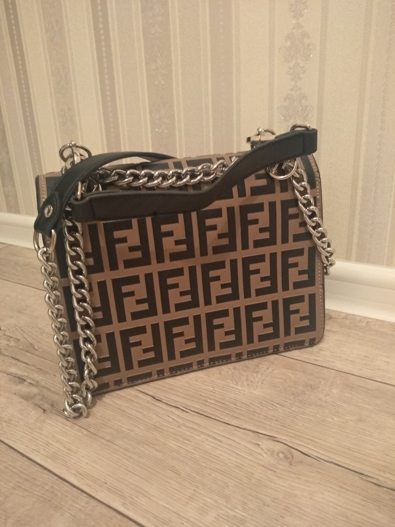 Сумочка    fendi