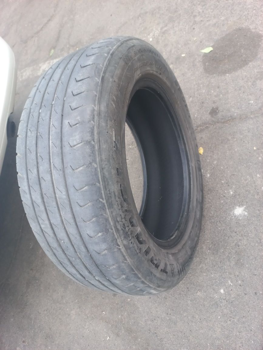 Продам б/у шину 215/60/16