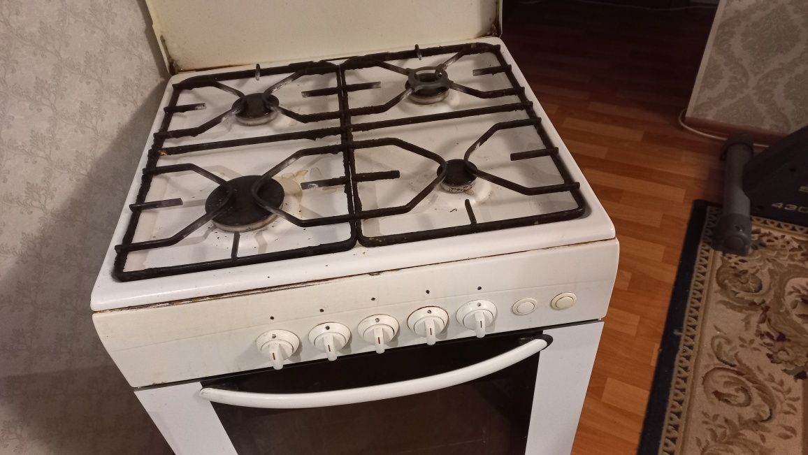 Продам газовую печьку с электродуховкой