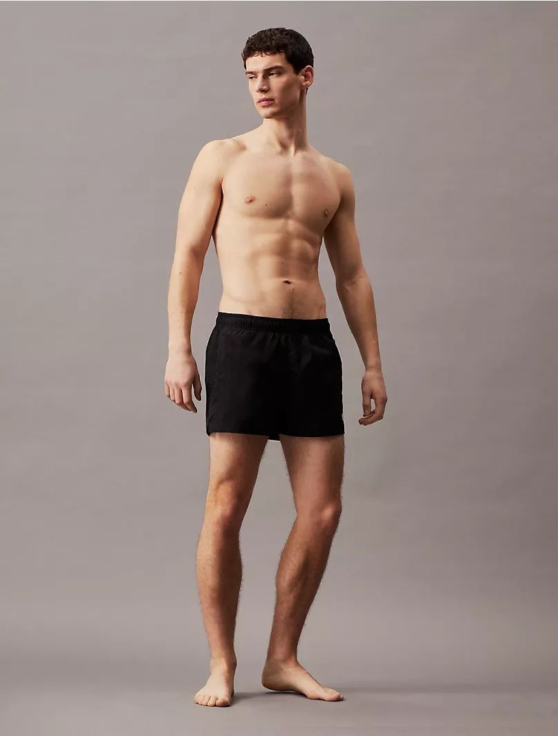 Мужские плавательные шорты от Calvin Klein
