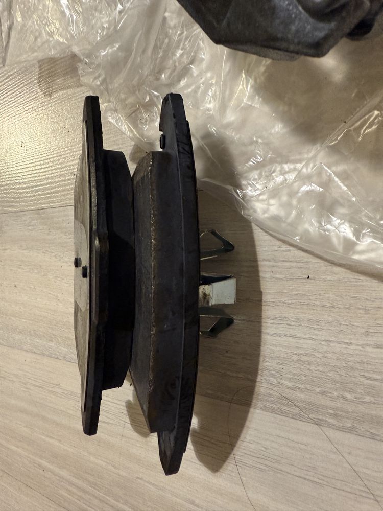 Продам почти новые тормозные колодки Zimmermann, Made in Germany.