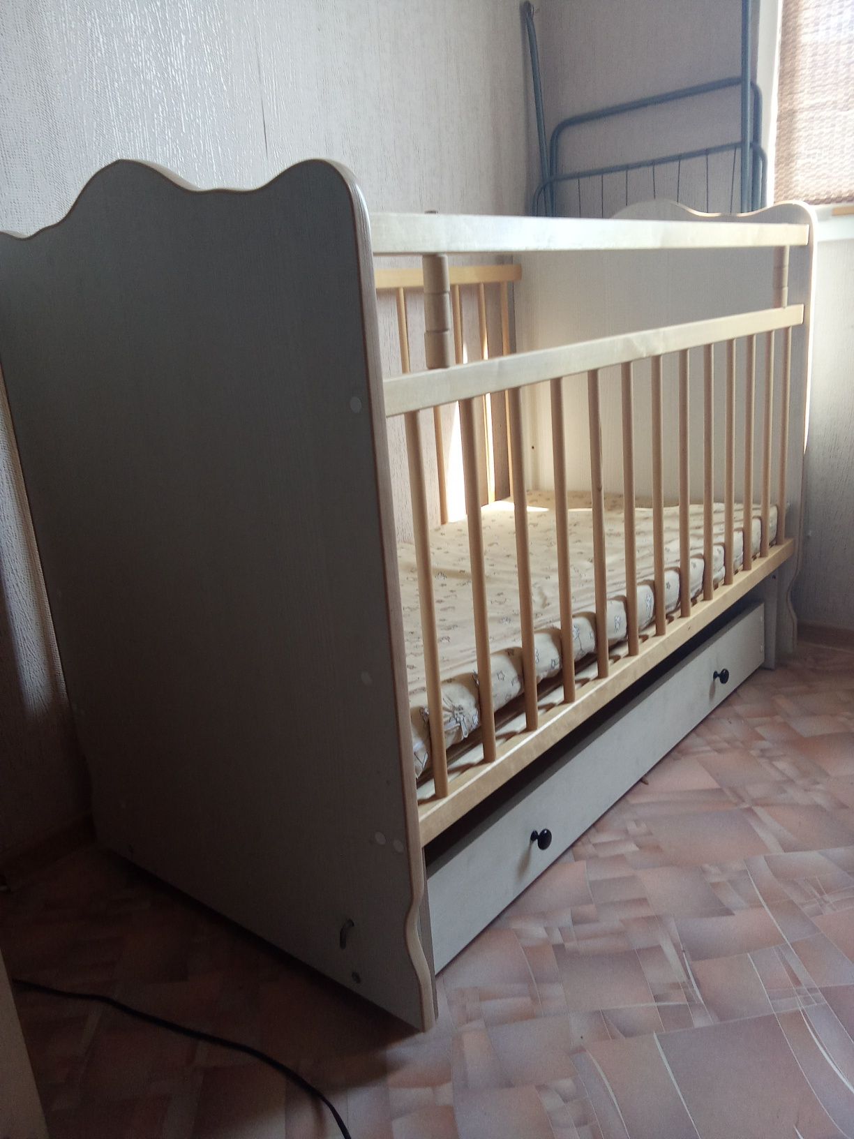 Продам кроватку детскую