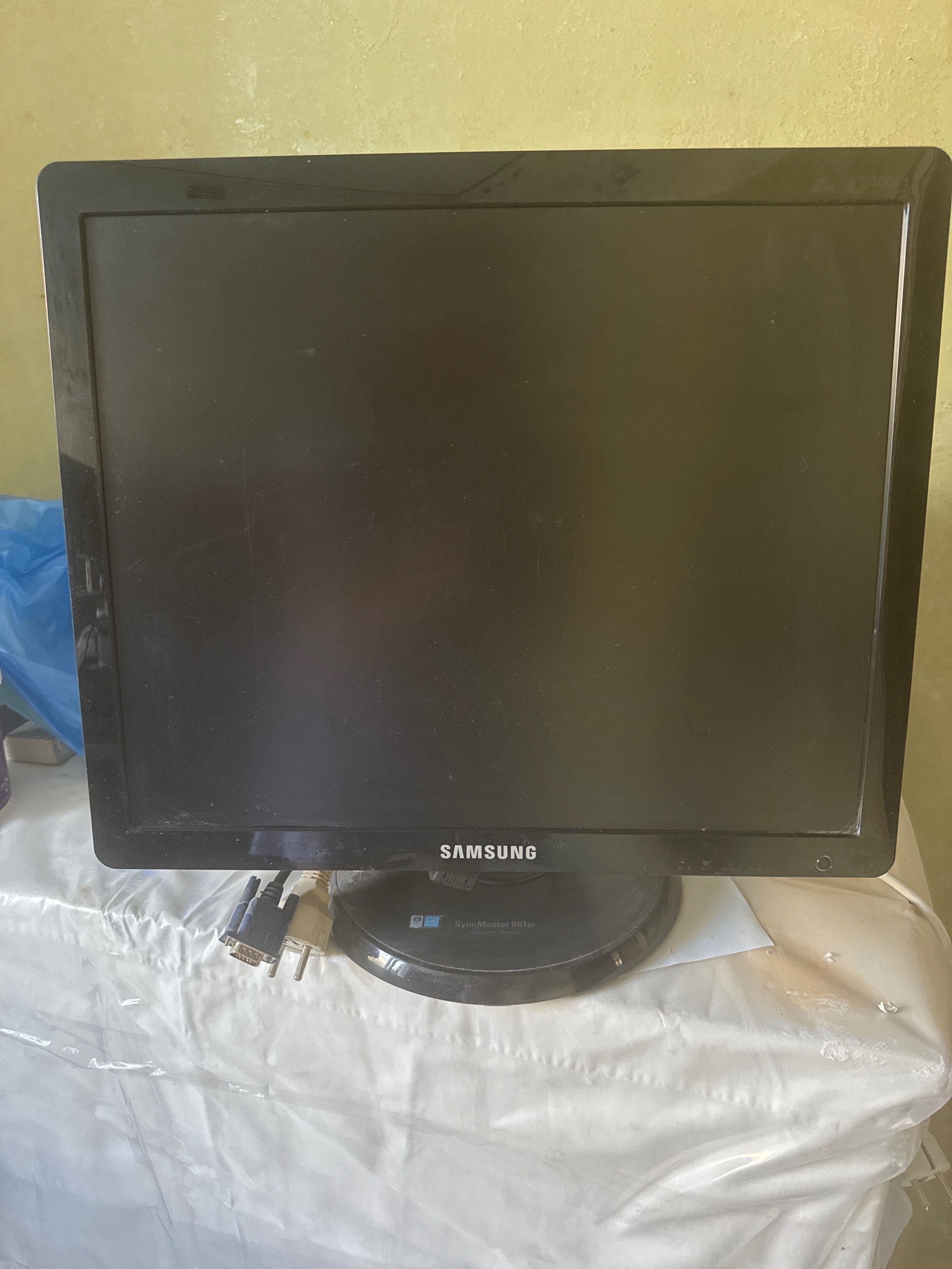Продам монитор Samsung