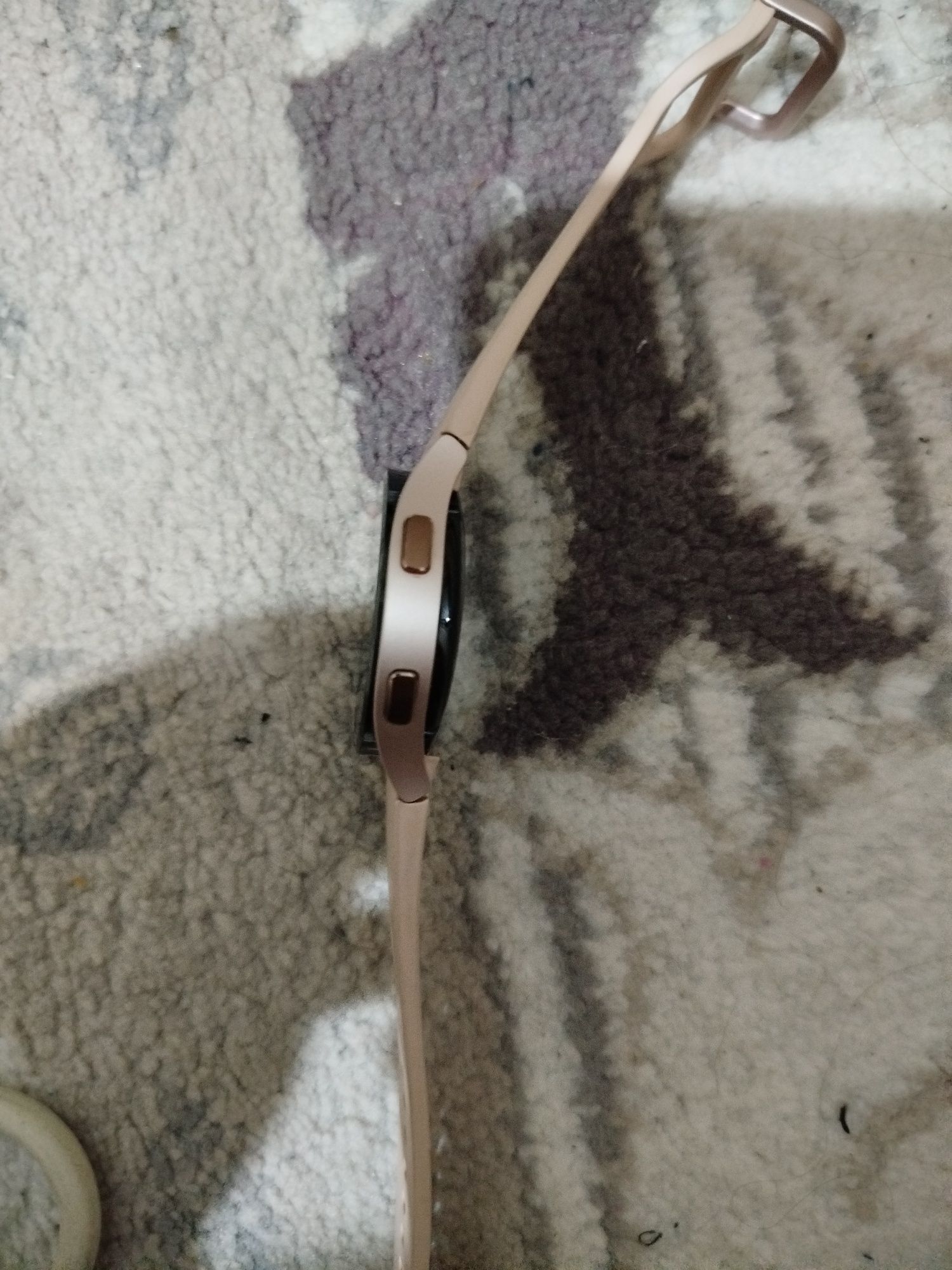 Продам Samsung Galaxy watch 4 в хорошем состоянии