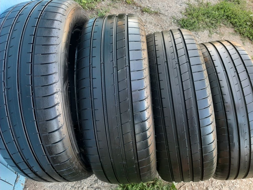 Продам шины 235/55/19 гудиер