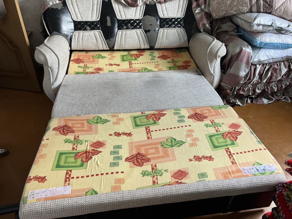 Продаются диваны и кресло
