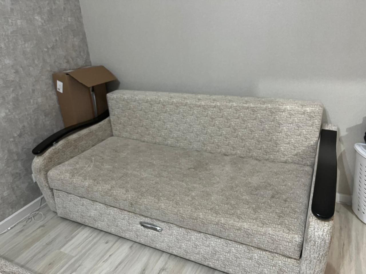 Продам диван в хорошем состоянии