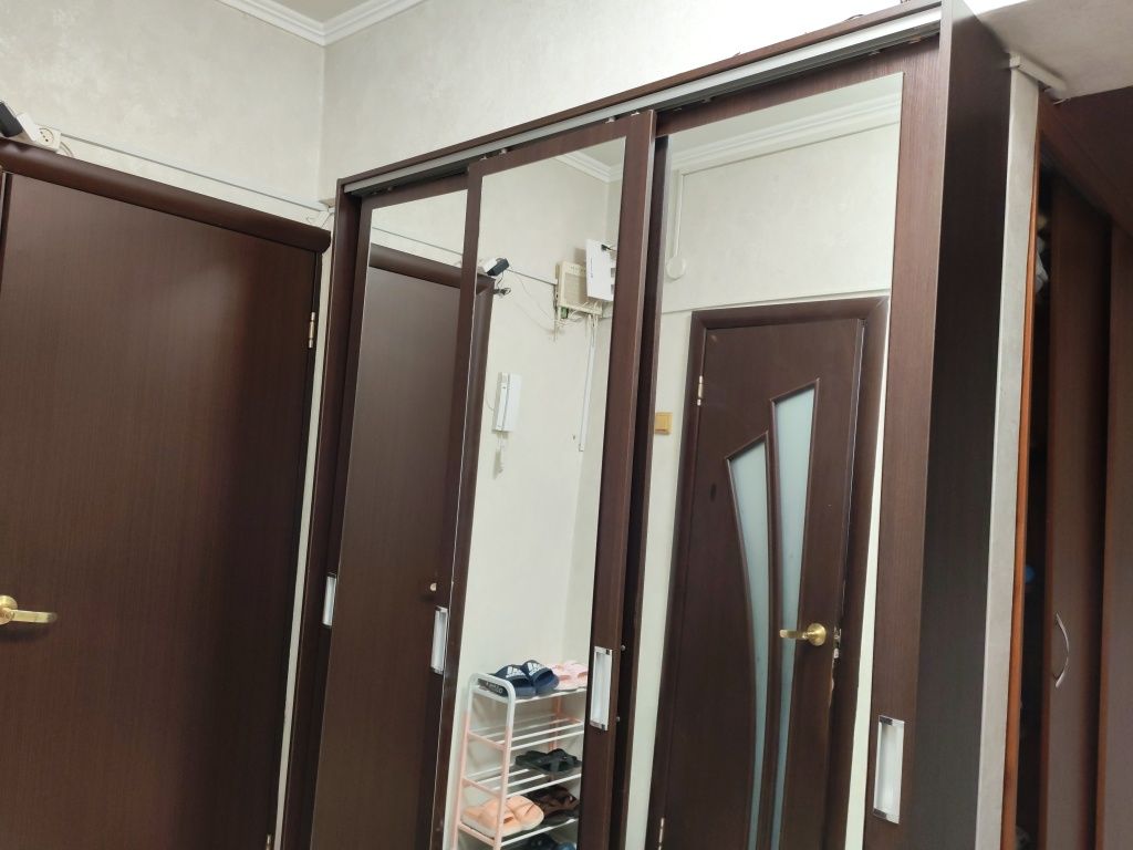 шкаф  сатылады еш жер сынбаган