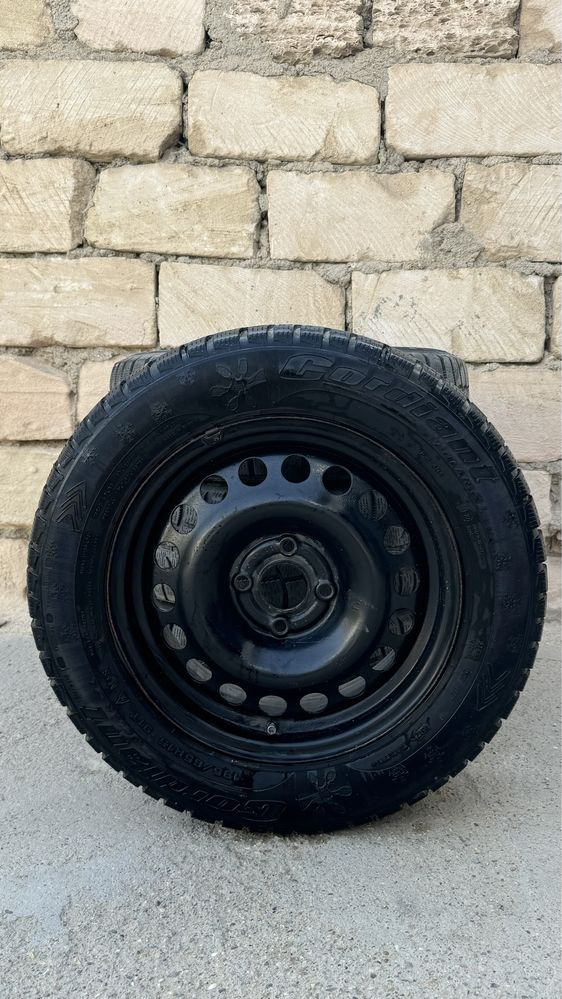 Продам б/у шины 4 шт состояние отличное