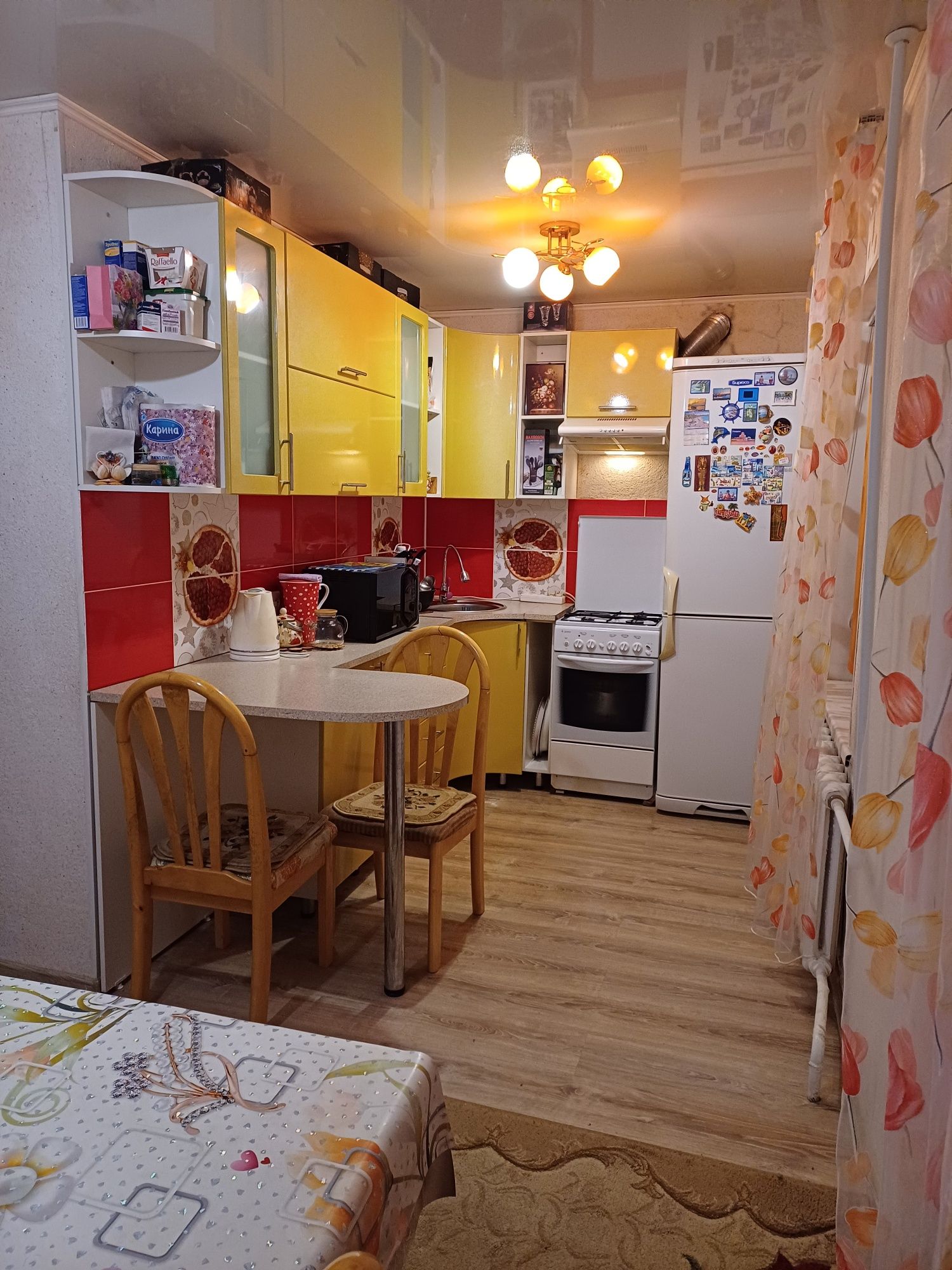 Продаётся 4 ком Квартира  очень уютная, тёплая, заезжай живи, радуйся