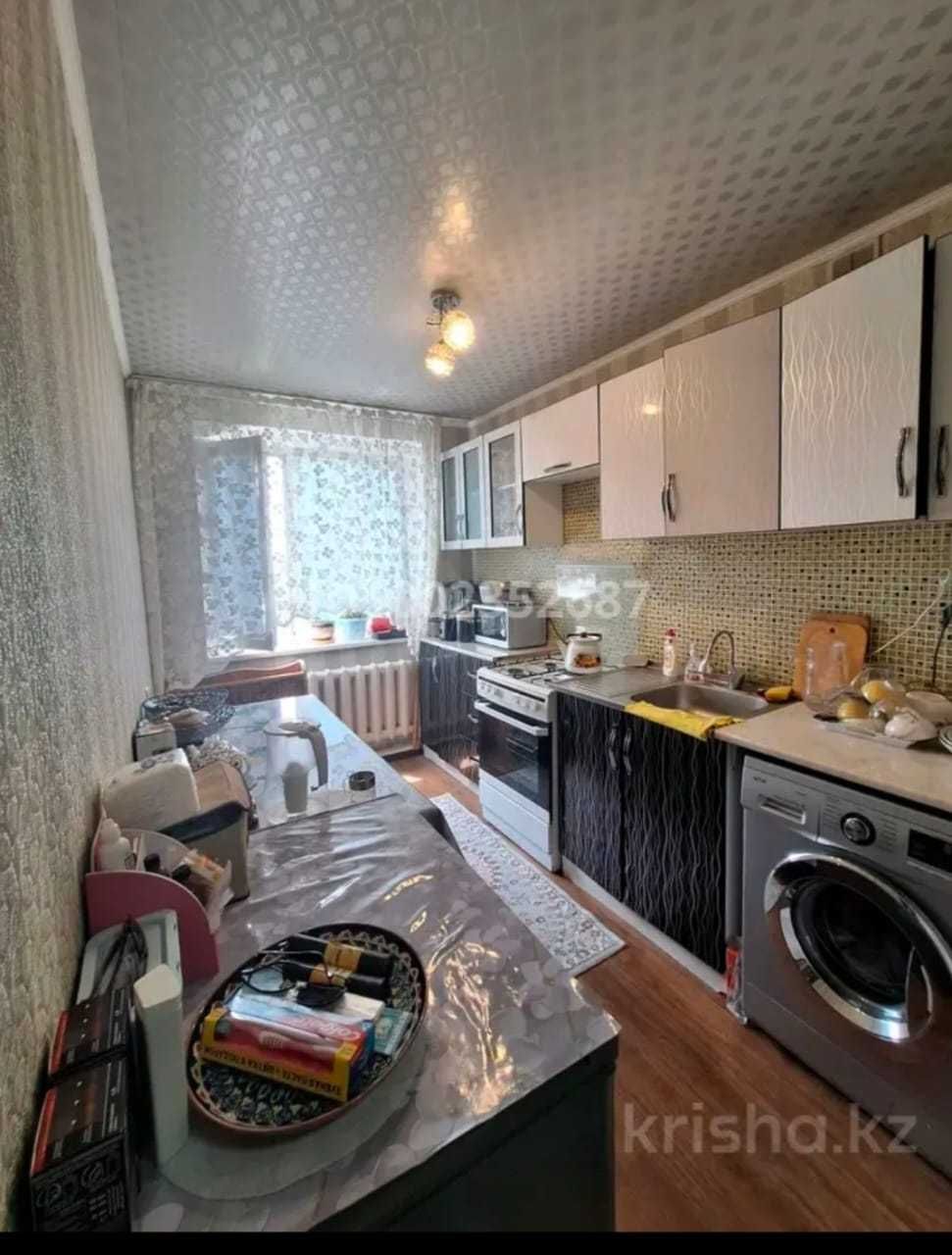 Продается 2 комнатная квартира в мкр Самал,  Аида Империя
