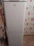 Холодильник Indesit