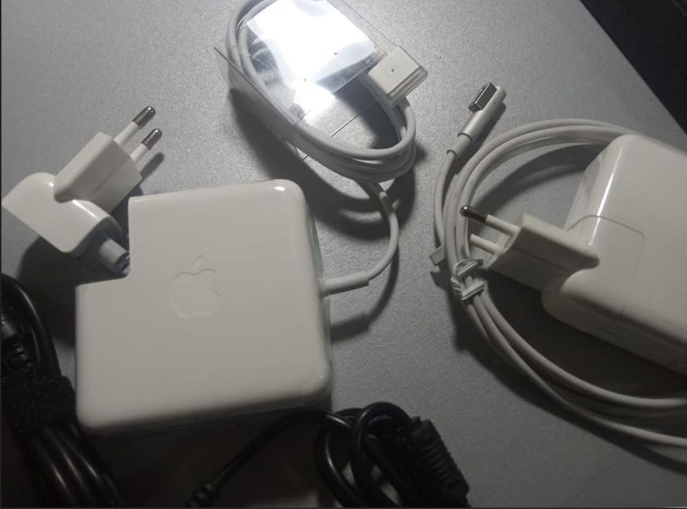 на MacBook 85W для макбука на 85 ватт - зарядка, блок питания