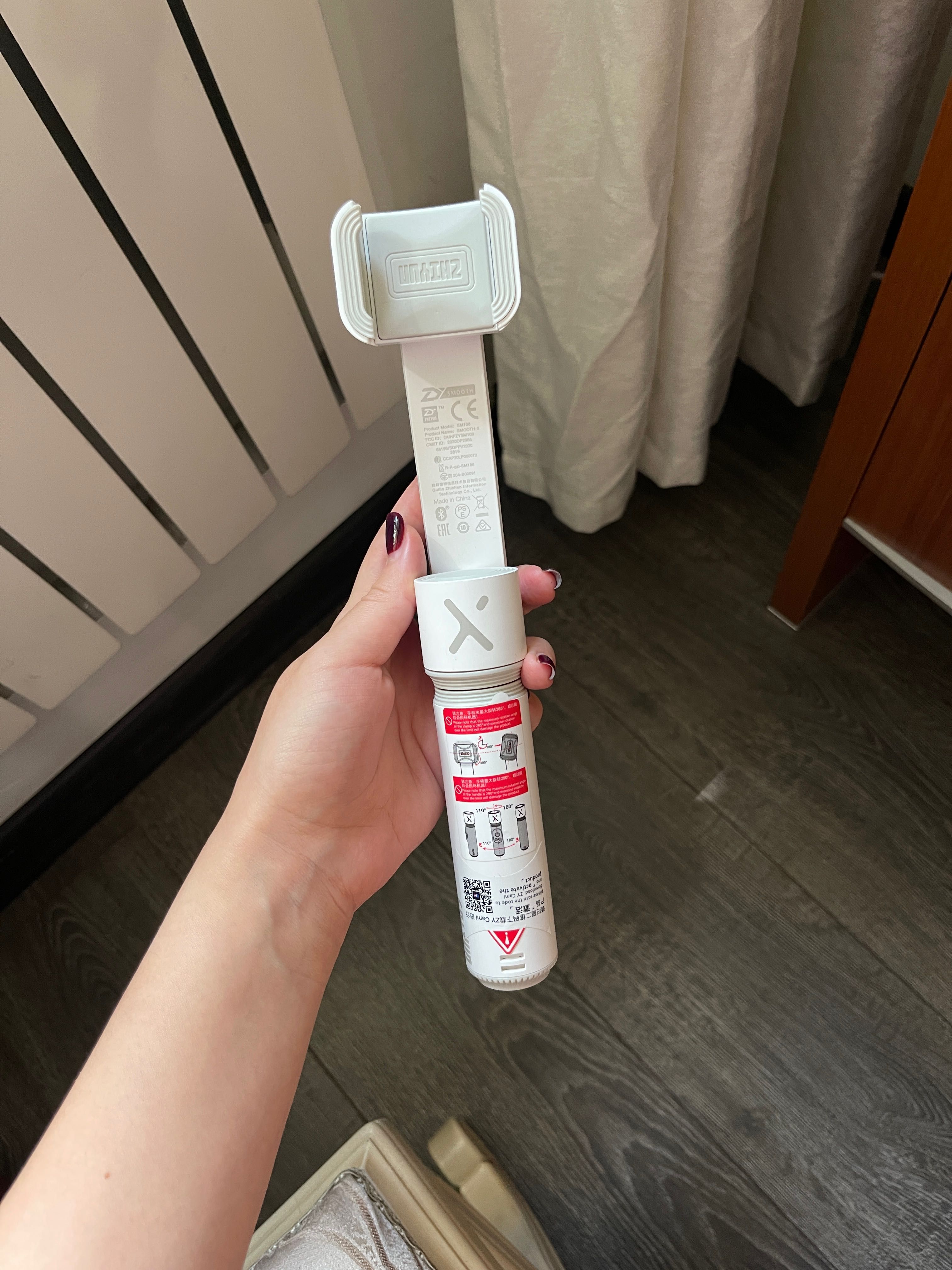 Продам  Электронный стабилизатор Zhiyun Smooth-X SM108
