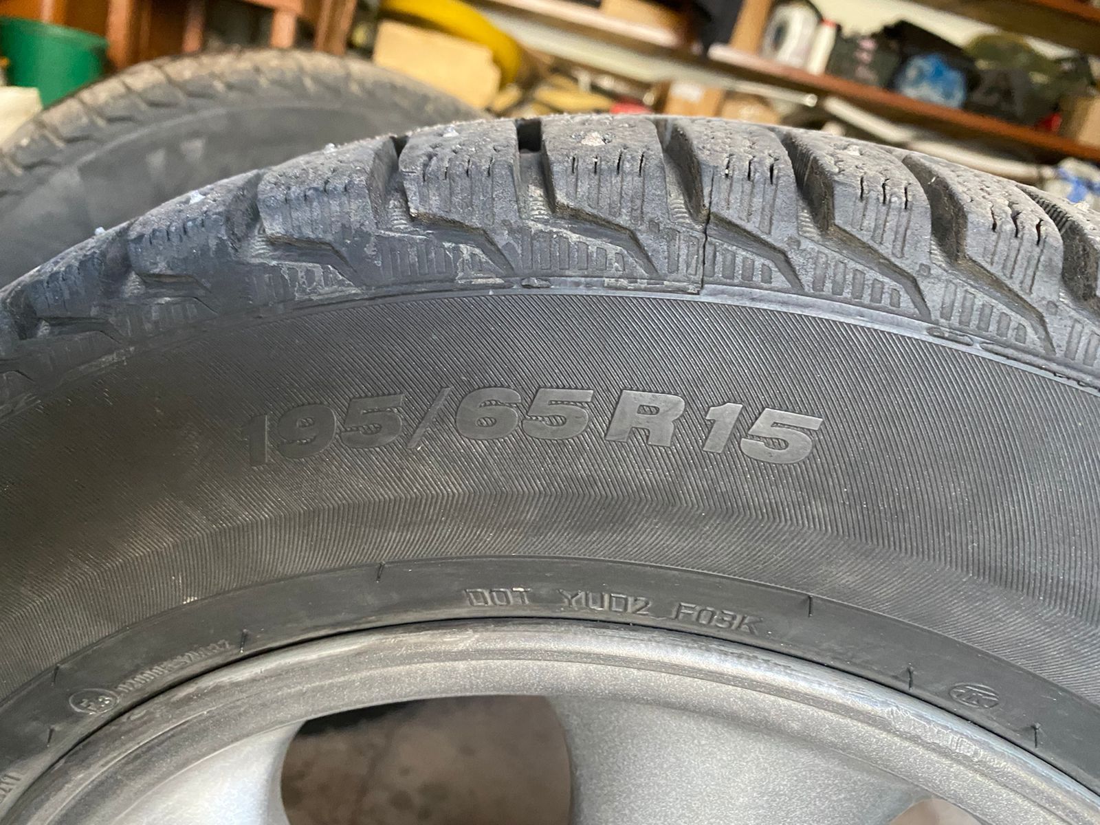 Продам шины с дисками Мазда 626