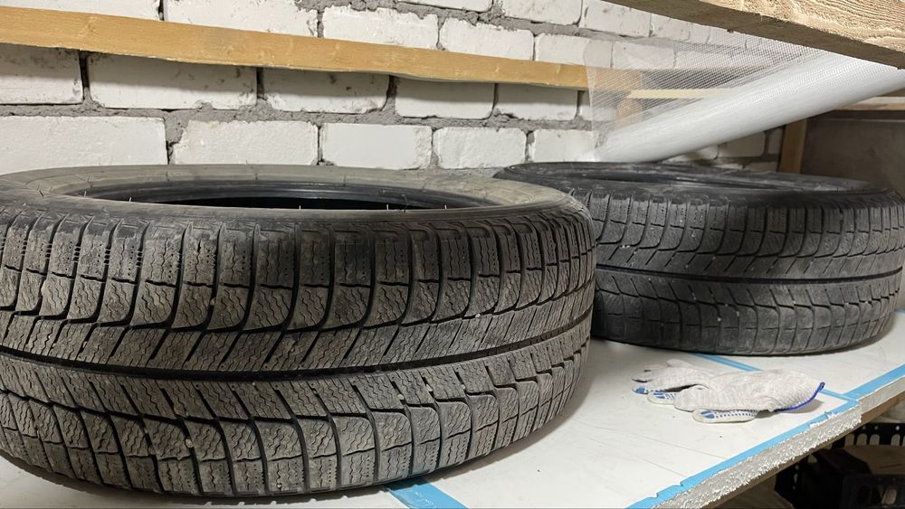 225/55/18 Продам зимние шины Michelin X-Ice фрикционные (липучки)