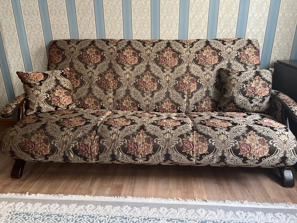 Продам Диван с креслом