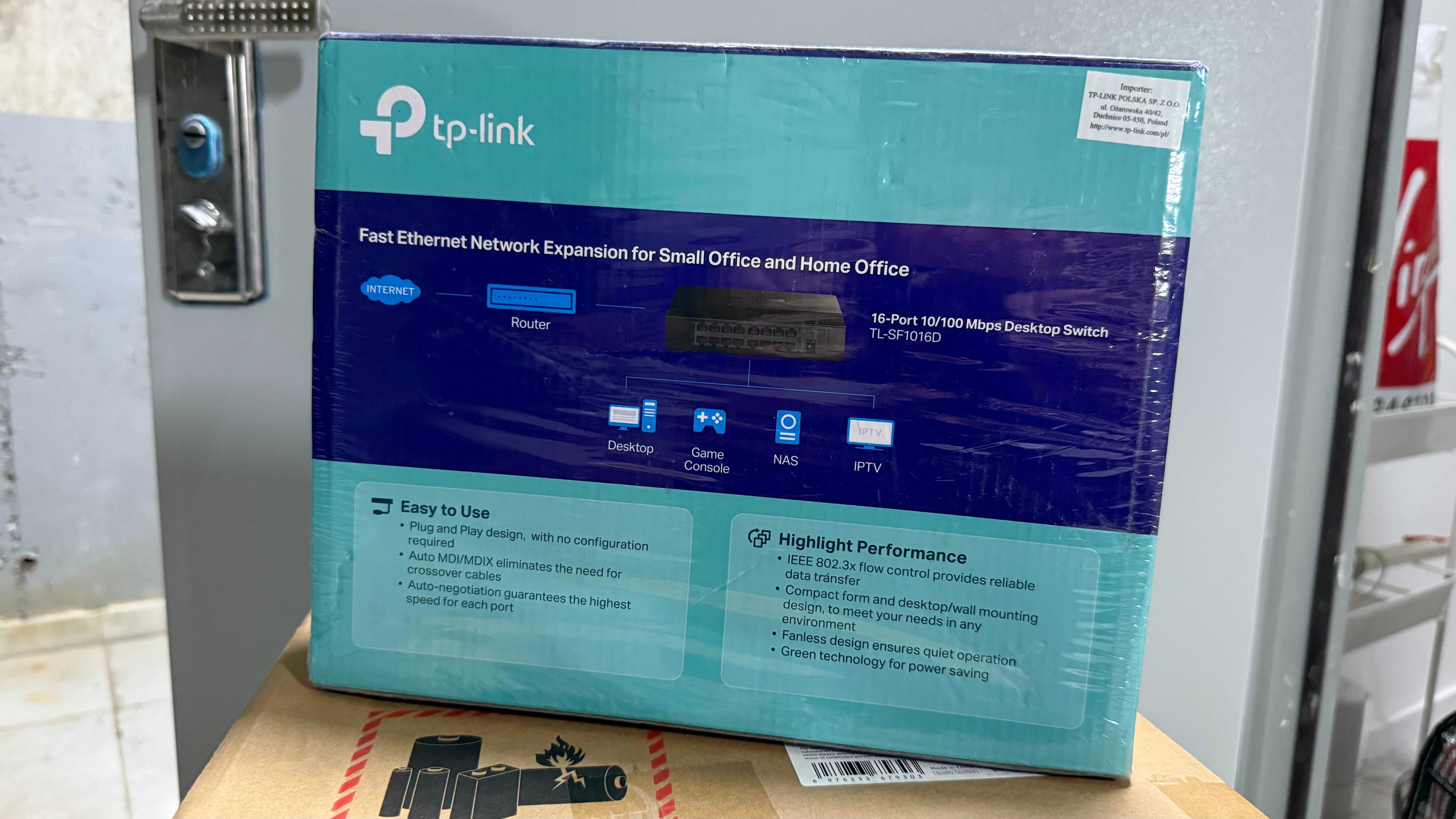 Новый Switch TP-Link TL-SF1016D