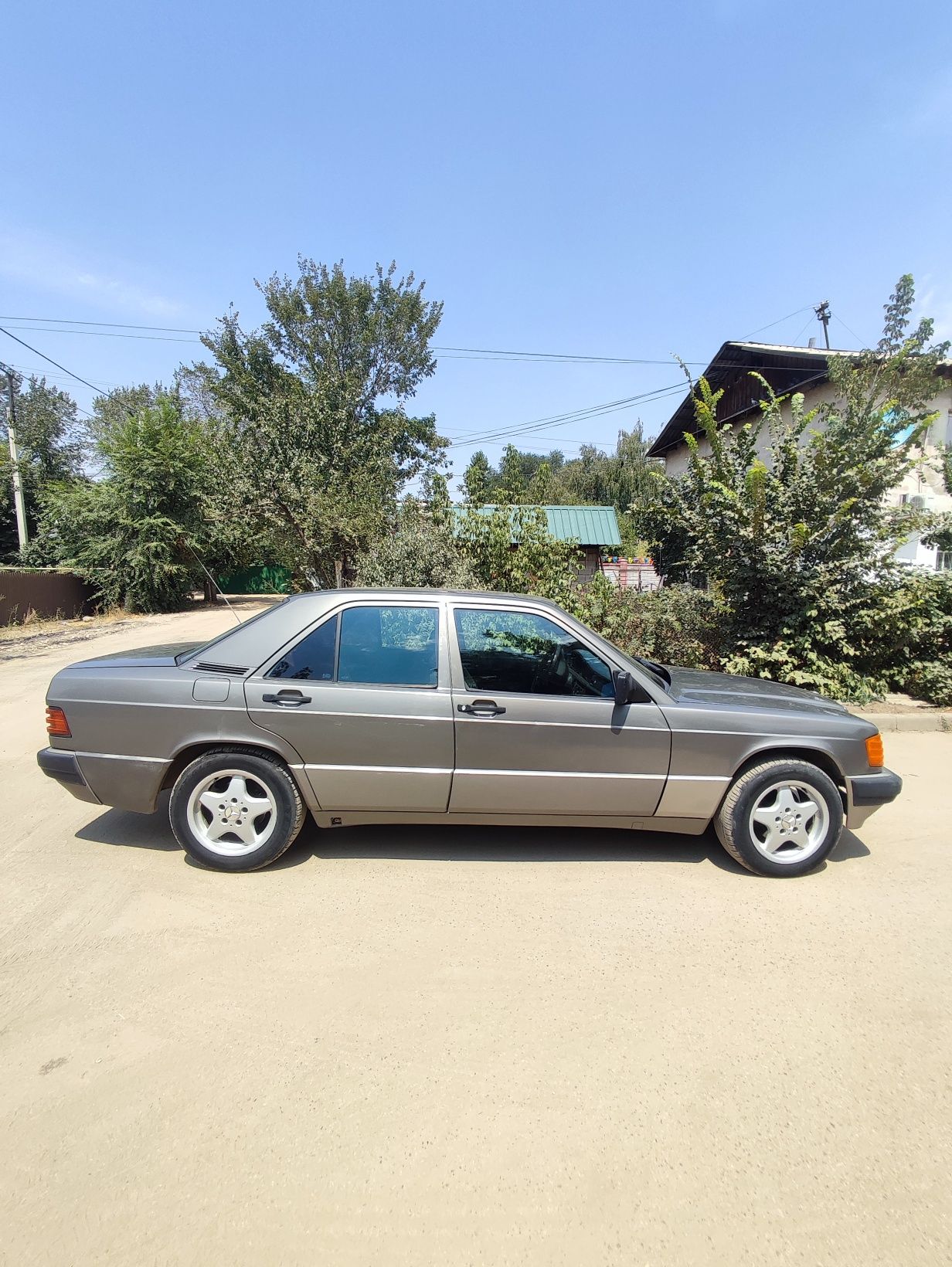 Mercedes Benz 190