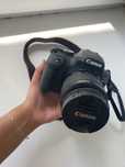 Продаю профессиональную камеру Canon EOS 4000D