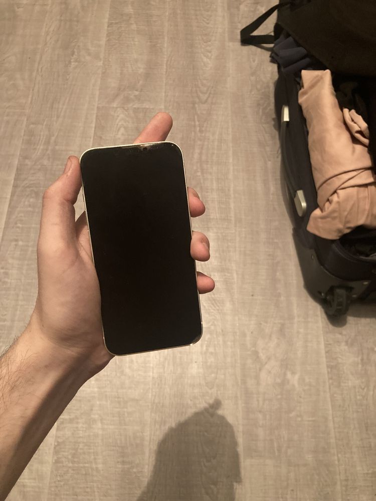 Айфон 13 с гарантией( Iphone 13)
