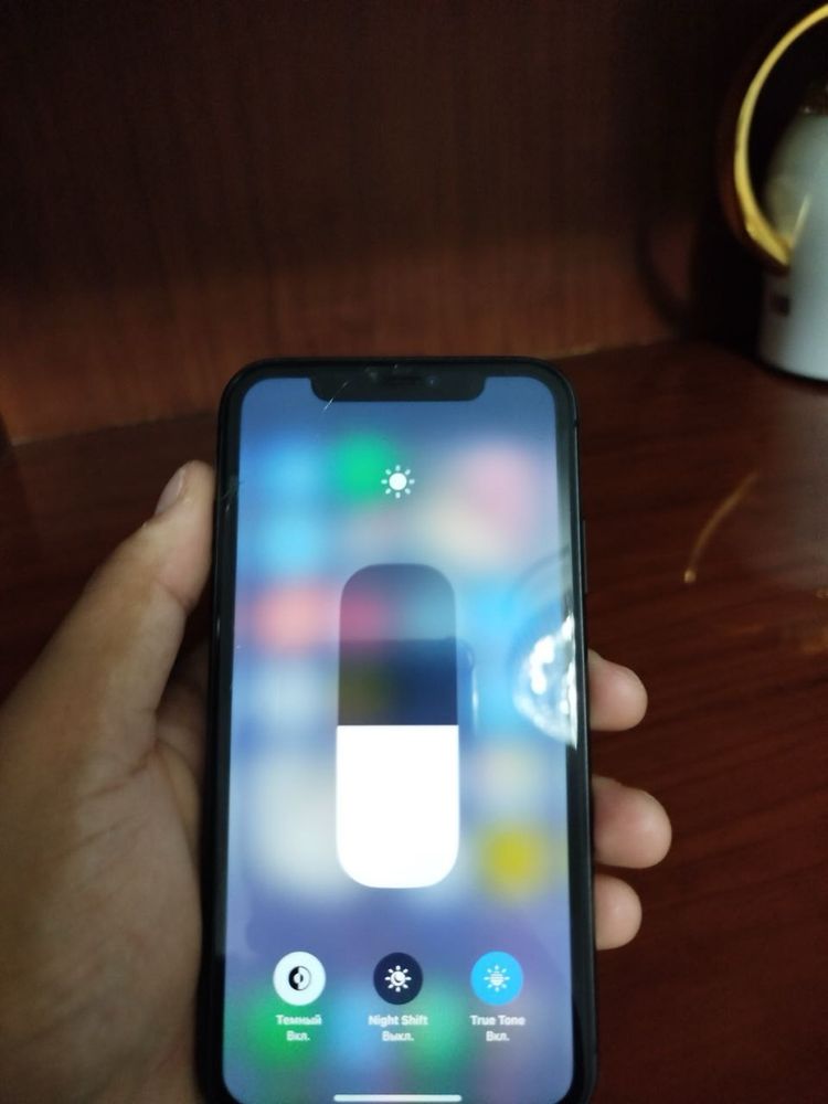 Продаю iPhone 11