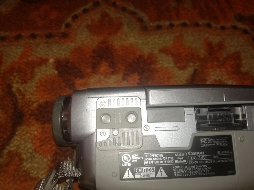 Продаю камеру Canon elura 80