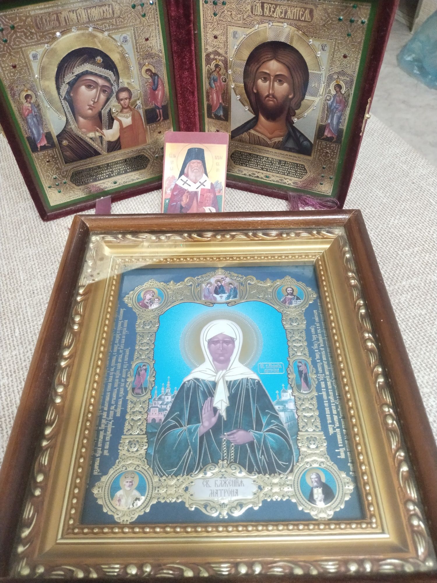 Иконы и символы. Возможна отправка почтой.