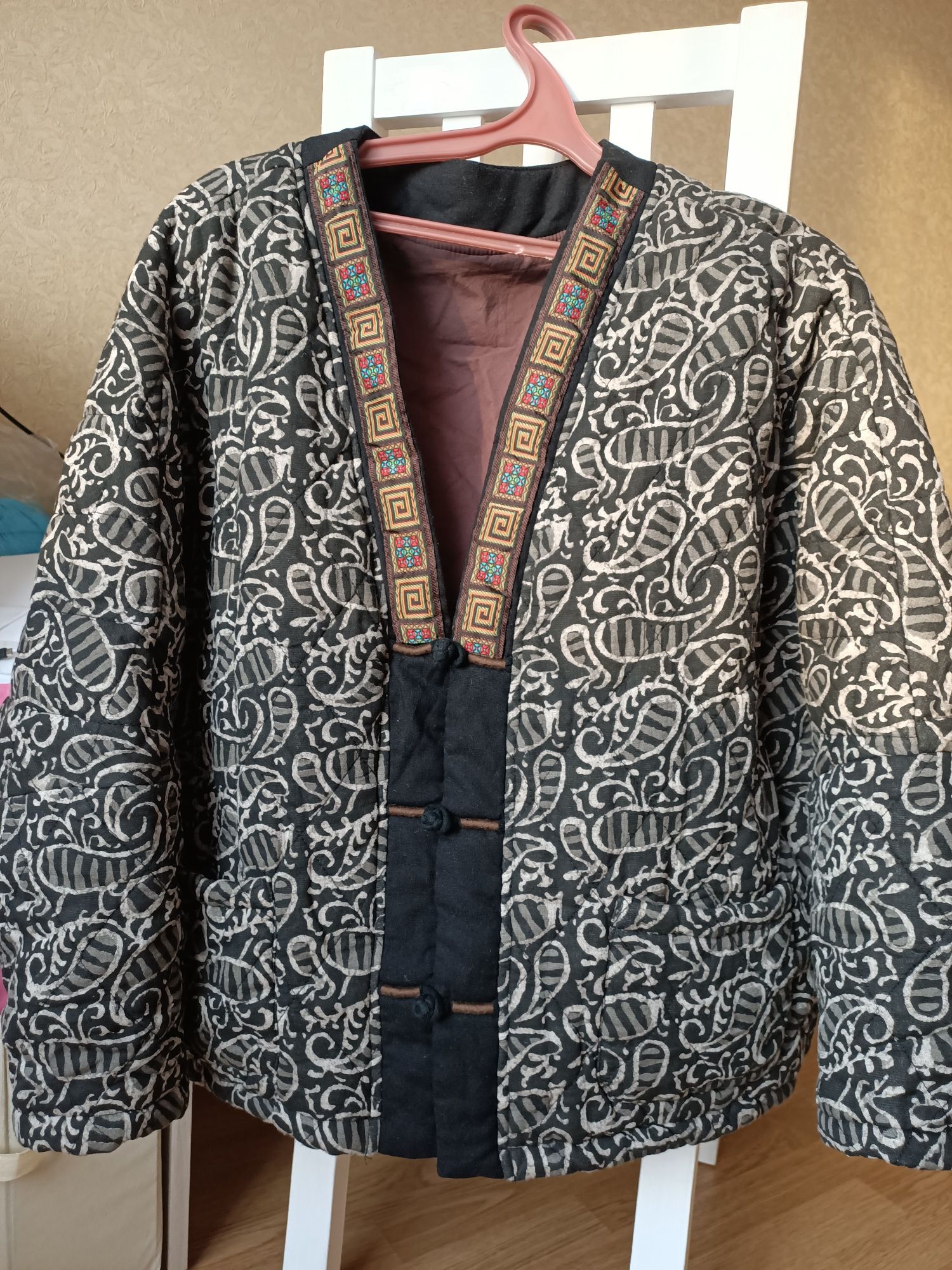 Продам женские куртки