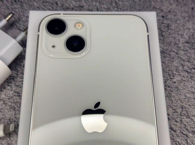 iPhone 13 с гарантией