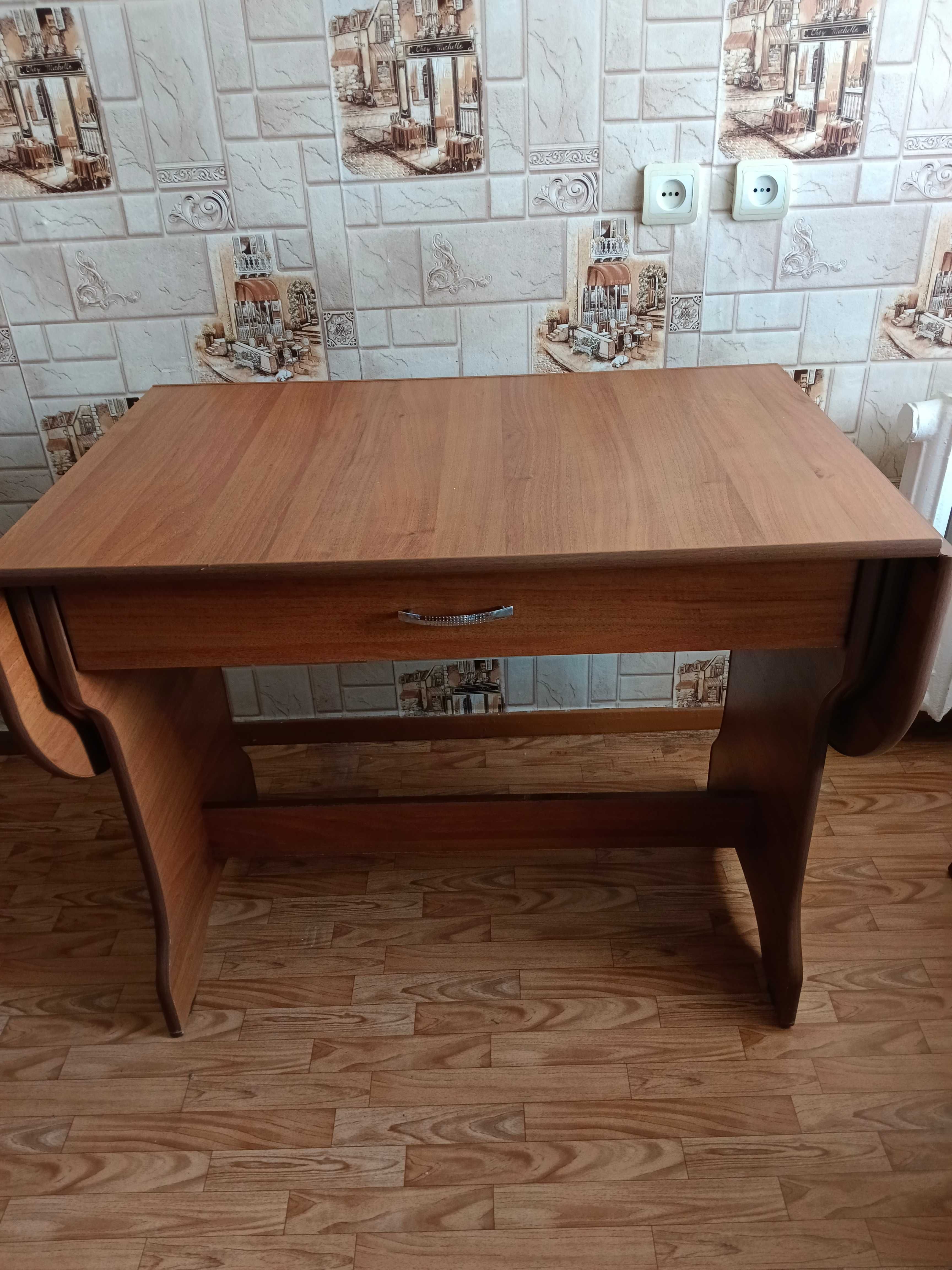Стол кухонный складной