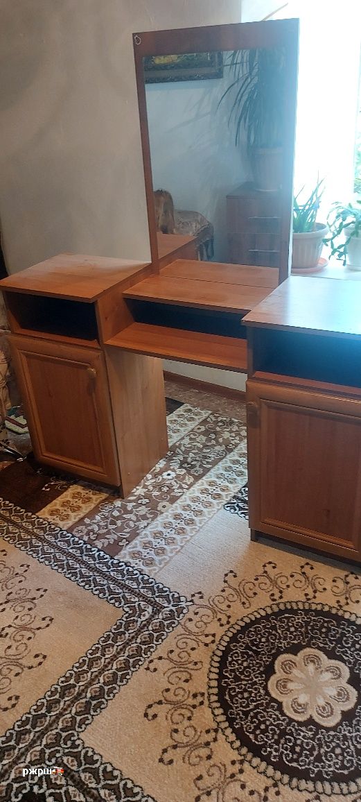 Продам тремо зеркало в отличном состоянии.