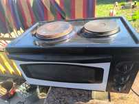 Продам электрическую плитку с духовкой