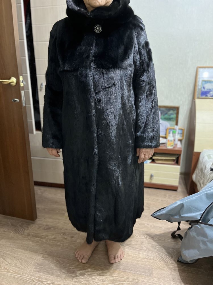Продам шубу норковую