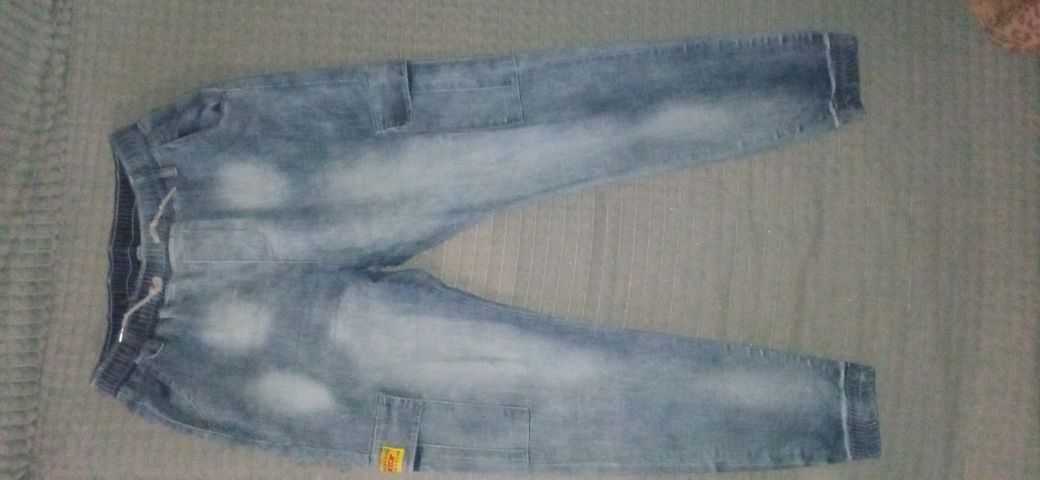 Продам  новые  джинсы