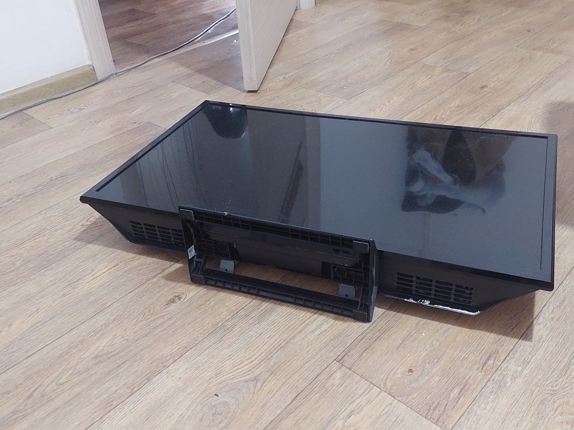 Продам 2 телевизора 1 sony рабочий 2 lg не знаю