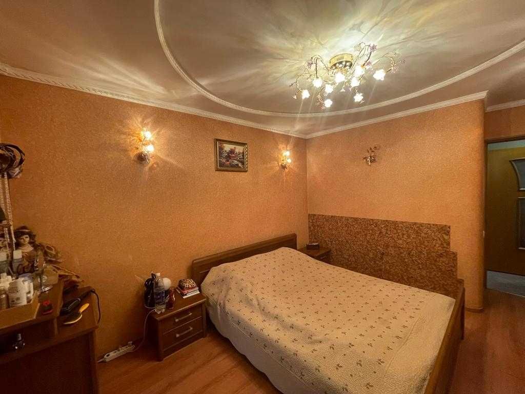 Продам просторную 6 ком квартиру. Достык Молл