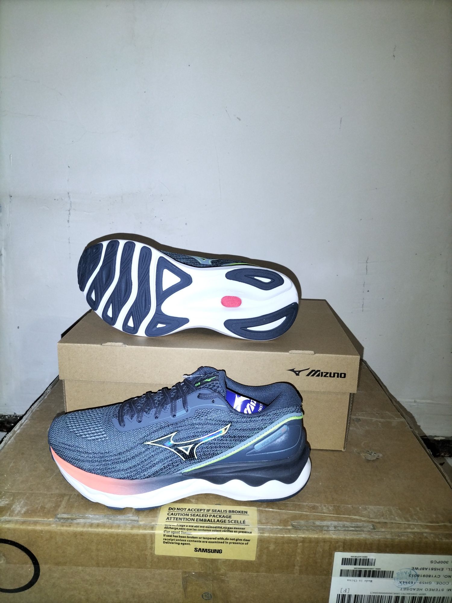 Кроссовки MIZUNO, качества супер