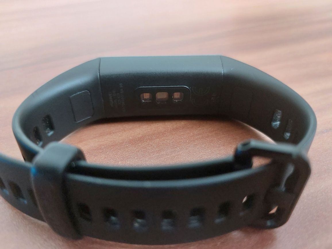 Фитнес часы Huawei Band 4