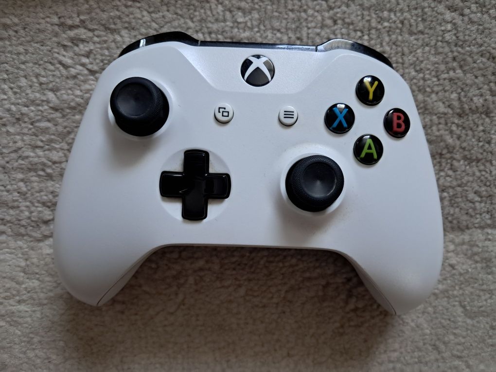 Продам Xbox One S