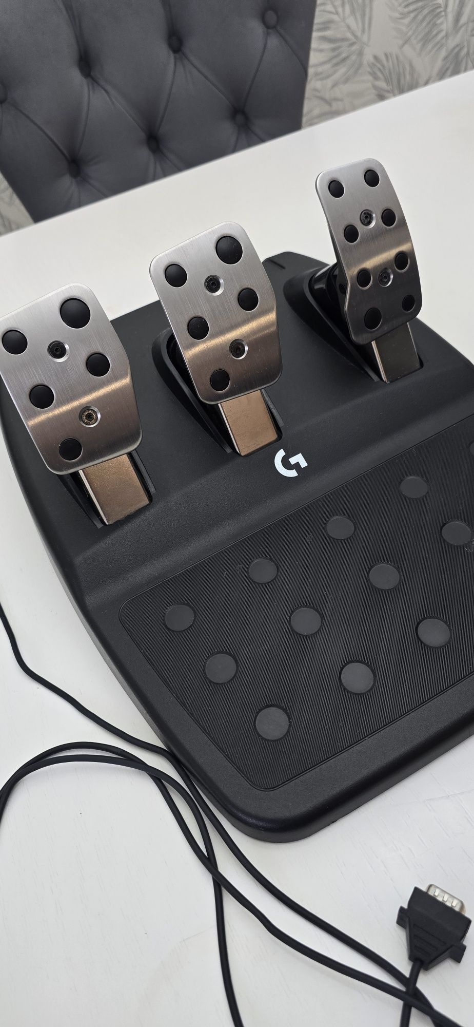 Игровой контроллер Logitech G923 черный