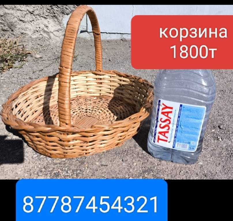 Продам в нормальном состоянии косметичку замки рабочие