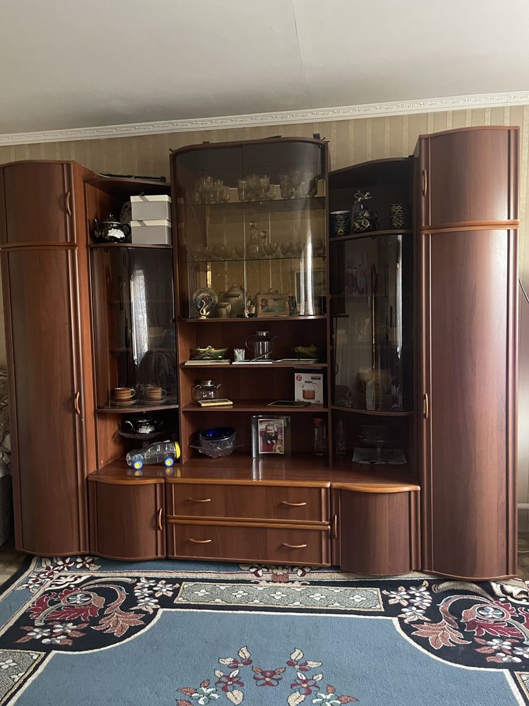 Продам стенку в гостиную